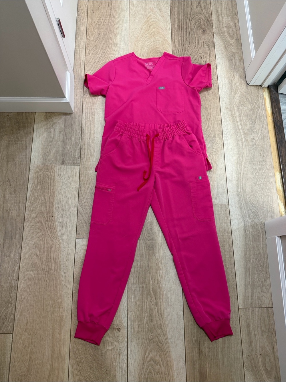 Figs Limited Edition Shocking Pink scrub set